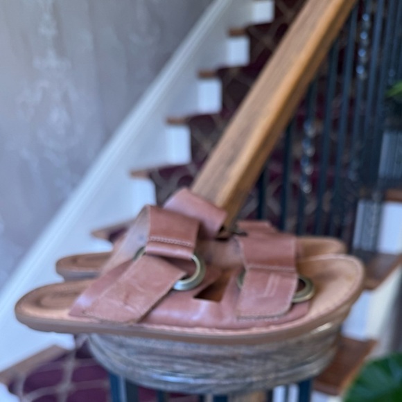 BORN ladies, flat, leather sandals, Belco Velcro fasten straps with gold 8 - Picture 5 of 12